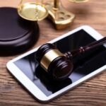 Müstəntiq məhkəmə qərarı olmadan kimin telefonuna baxa bilər? – AÇIQLAMA